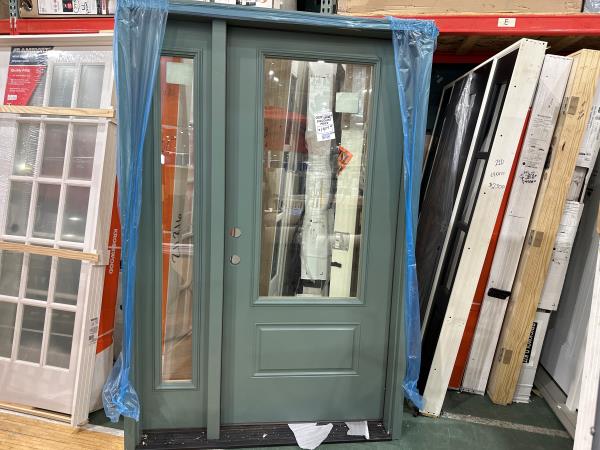 CCIN111 - 55x80 FRONT DOOR RIGHT HAND WITH GLASS AND SIDELITE