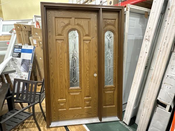 CCIN129 - 55X80 FRONT DOOR CENTER ARCH LITE STAINED LIGHT OAK LEFT HAND W/ SIDELITE